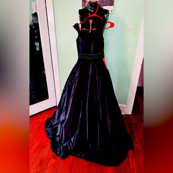 Ed Young Ball Gown Sz. XS (NWT) - Picture 1 of 11